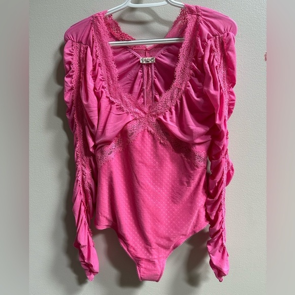 NEW Free People Intimately Forever Young Lace & Mesh Hot Pink Bodysuit Women’s M - Picture 4 of 12